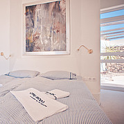 [Translate to Italiano:] Surf Villa La Pared, großes Schlafzimmer mit Doppelbett
