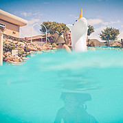 [Translate to Italiano:] Surf Villa Fuerteventura, Spaß und Abkühlung im Pool